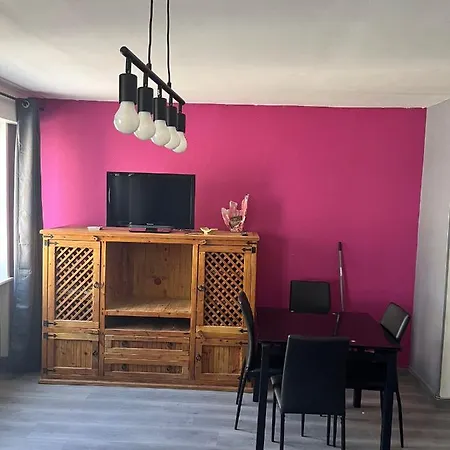 Daire 50 M De La 100 M Centre *